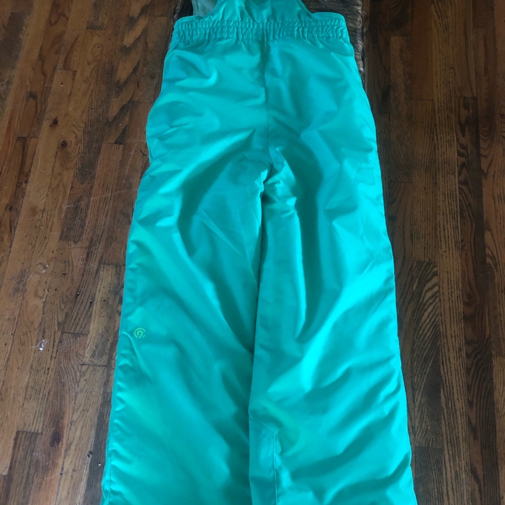 Champion kids Waterproof Snow Bib. Age 6-6X. Light weight and insulated.